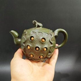 紫砂青蛙莲子壶