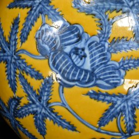 明宣德黄地青花秋葵纹扁瓶尺寸31*24.5厘米编号1346259007