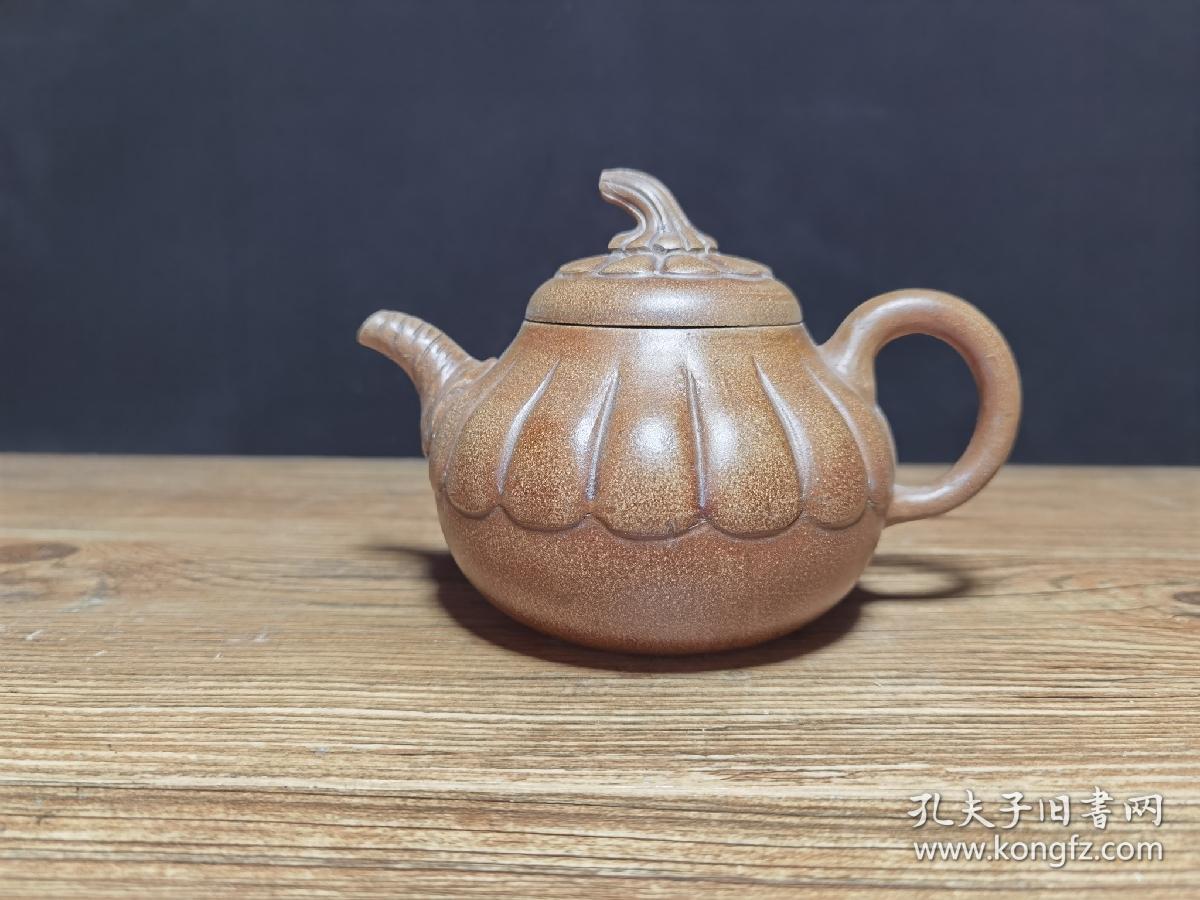 1983_精品珍藏紫砂壶 品茗：花瓣壶 底款：陈明远 材质：紫砂 容量：550cc