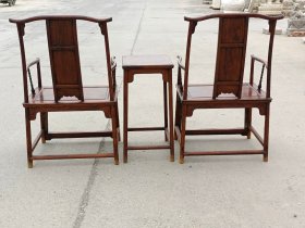 黄花梨四出头官帽椅一套，保存完好品相如图