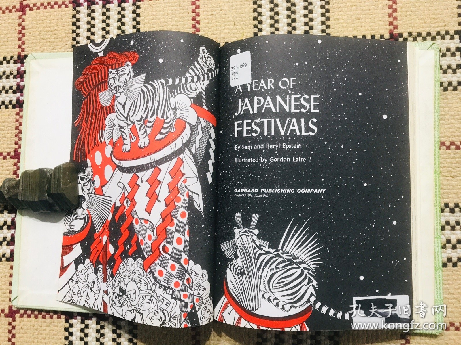 【英文】【儿童绘本】A Year of Japanese Festivals（精装本） 品相自鉴