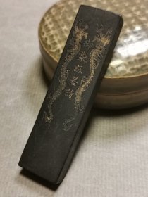 回流清代古墨御制詠墨诗，侧款：徽州胡开文義记制。未磨，29.75克。