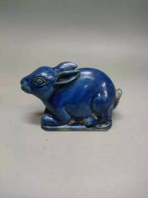 蓝釉瓷兔子 长9 高5.2公分