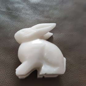 玉石雕兔