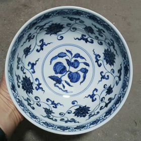 明青花瓜果纹大碗