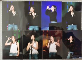 张靓颖(中文繁体：張靚穎)Jane Zhang(英语)장량잉(韩语)ジェーン・チャン(日语)Джейн Чжан(俄语)Trương Lương Dĩnh(越南语)照片16张合售.照片均是早期杂志社原版5寸老照片，实物拍摄有现货，要了可以直接下单。 抽13-1-009