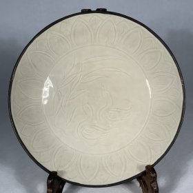宋定窑包口花鸟纹盘，高4.5直径20cm