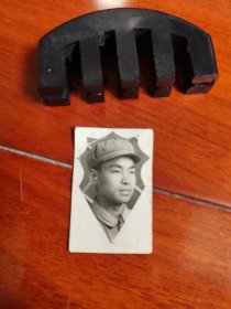 1949年12月，解放军战士单人照片 拍摄于湖南益阳 益阳老照片 第四野战军战士