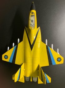 飞机模型，仿真仿真合金航模，航空模型 ，型号31001，合金和塑料材质，质感很好，有回力装置，无论是给小孩当玩具还是模型收藏都值得拥有。 尺寸：23*18厘米。 #飞机模型 #模型 #静态模型 。