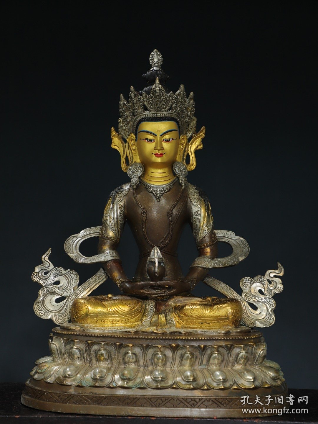 铜鎏金描彩 【长寿佛】 佛像造像 尺寸：高43厘米 宽32厘米 厚21厘米 重5.25斤