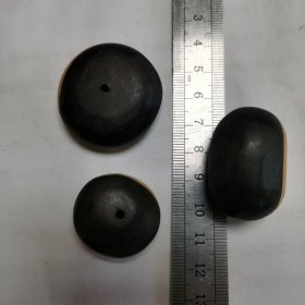 紫光檀珠子，手工打磨。三颗合售