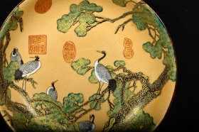清乾隆年制珐琅彩描金松鹤延年纹赏盘，高4.7×21.8厘米