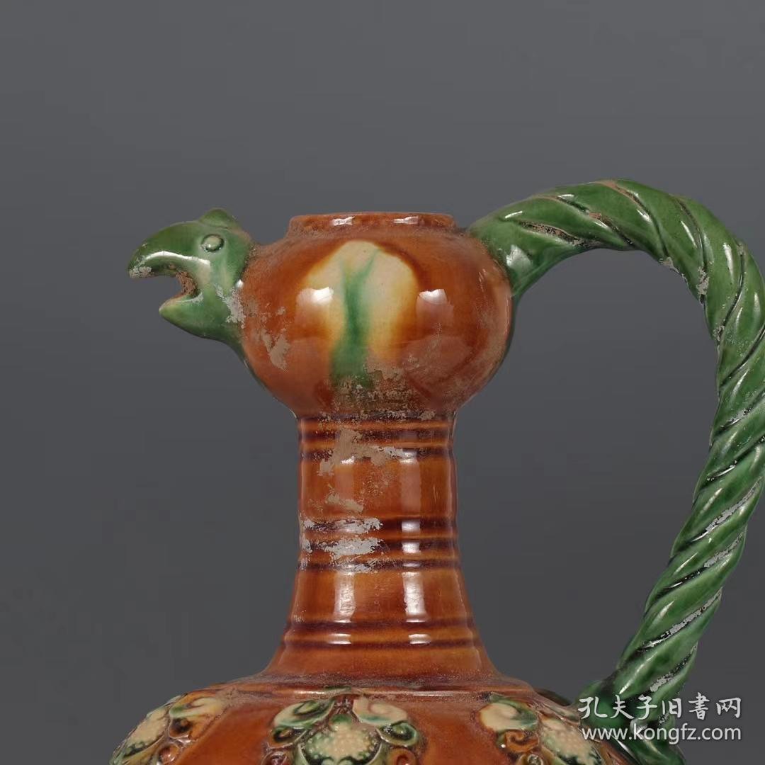 唐三彩鹰首壶（规格：高30cm,口径4cm,肚径14cm)