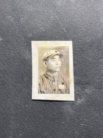 五十年代初期军人肖像照02，2.8*3.2厘米 中国人民解放军布标