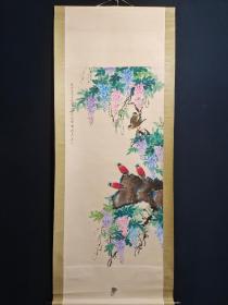 花鸟 作品 
作者:田世光
装裱尺寸:193×78cm
画心尺寸:130×64cm