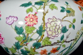 瓷器 清乾隆粉彩花卉纹虎头瓶 20*20厘米