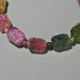 回流 多彩碧玺貔貅手串卡：1.3*09cm重31g