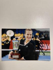 帕夫柳琴科娃 网球签名照片 WTA
签于2014年中国网球公开赛