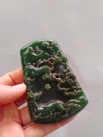 珍藏古玉老玉古董收藏的古代缅甸满绿老翡翠山水吊坠，长9.2cm，宽6.1cm，手工雕刻，讲究到位，包浆浑厚，品相如图，