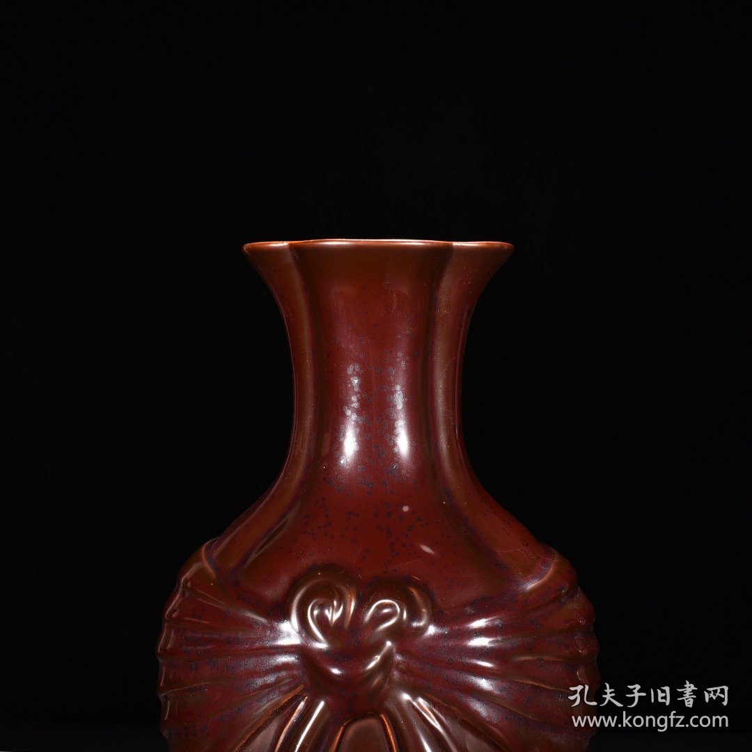 清乾隆紫金釉绶带包袱瓶 高27厘米 宽15厘米