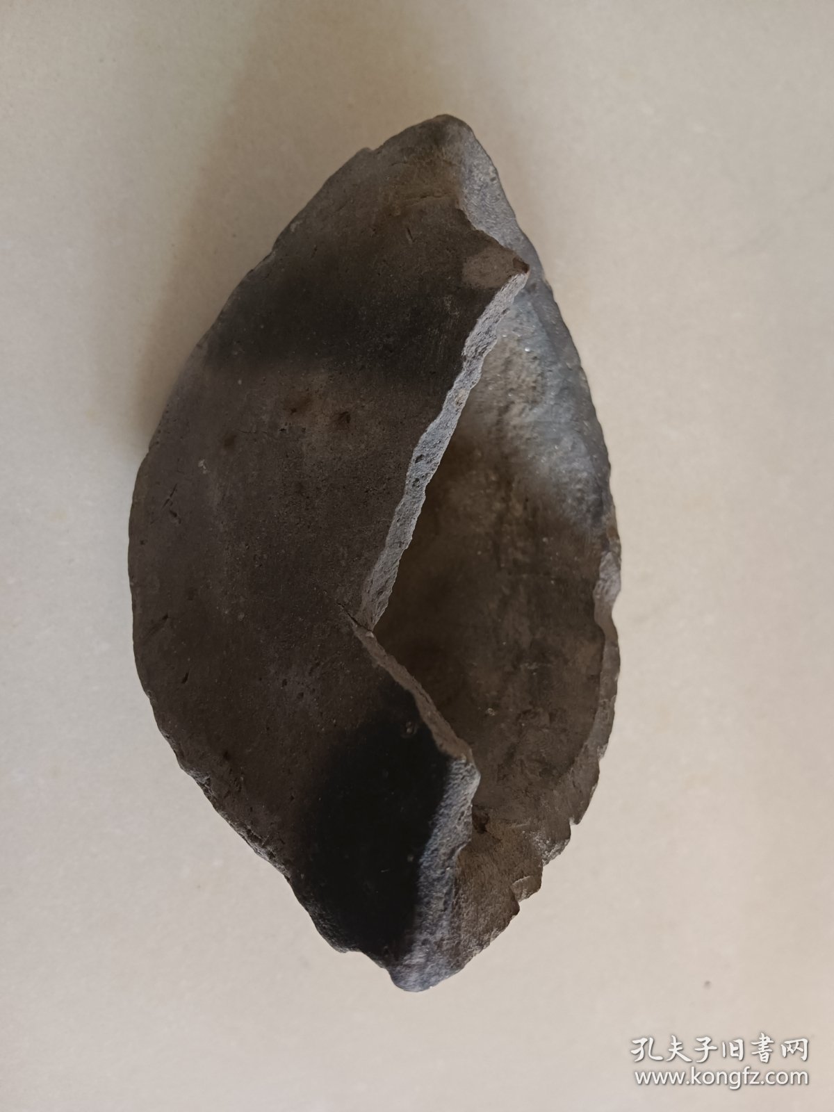 黑陶制香插 背面有缺损 长11.8