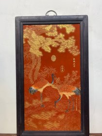 郎士宁作品红木镶瓷板画珐琅掐丝松鹤延年挂屏
高90厘米宽53厘米