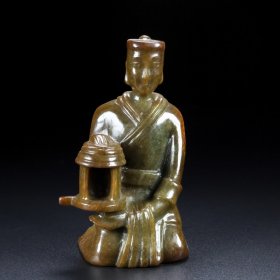 精品和田玉 ，人，玉质细腻，包浆厚重，沁色入骨，雕工精细，品相完美，细节如图，长7宽5.5高12厘米，总重368克，