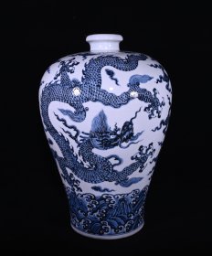 大明宣德年制青花海水龙纹梅瓶，高42×29厘米