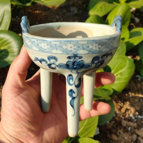 元青花花纹三足香炉