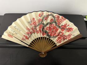 地皮户家出刘启儒成扇四把，尺寸51*19，放漏价688包邮元，喜欢的[勾引][勾引][勾引]
刘启儒，1927年2月生，无锡市老年书画协会会员，获全国书画展金奖一次。