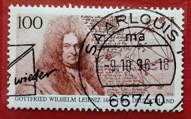 德国邮票 1996年 数学家哲学家莱布尼茨诞辰350周年 1全信销（ 1646～1716），德国数学家、哲学家、图书馆学家。和牛顿同为微积分学的创建人。是历史上少见的通才，被誉为十七世纪的亚里士多德。对二进制的发展做出了贡献。是第一批开始研究中国文化与中国哲学的人。形成《中国近况》一书。其他《原始地球》《磷发现史》《通向一种普通文字》《形而上学论》