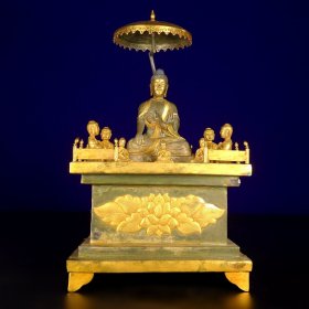 旧藏局部鎏金塔一尊，纯手工錾刻工艺，工艺精湛。重量：2340克，高度：32cm，宽度：18cm。