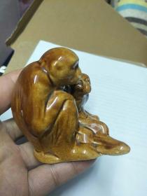 酱釉色瓷母子猴