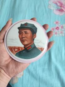敬祝毛主席万寿无疆景德镇毛主席八角帽瓷质像章，包老保真
