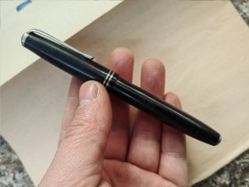 六七十年代上海金星笔产厂红卫铱金钢笔