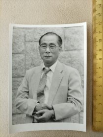 著名摄影家 陈复礼 照片 一张（黑白）著名摄影家、四月影会、星星画会成员 陈凡（陈又川）早期摄影作品