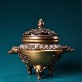 纯铜雕錾刻雕花熏香炉 重1600克 高17厘米 宽19厘米