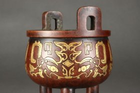 明 铜胎鎏金饕餮纹鼎式炉