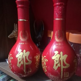 精美陶瓷郎酒酒瓶一对