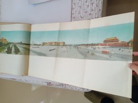 新中国建国十周年纪念画集1949－1959，本书有大量折叠的巨幅画页，存世量少！不缺页，无涂抹！自然旧！品相好！带原始书皮和书盒！不缺页，无涂抹！非常少见！毛，刘，林，周！完好无缺，十分难得！3