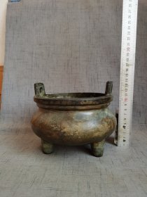 非常厚重的铜香炉