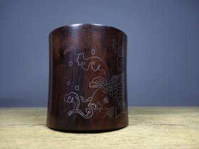 旧藏血檀木精工细作镶嵌银丝 富贵有余 笔筒 重量：910g