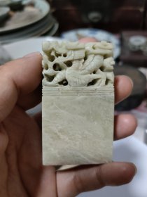 出清代铜胎画珐琅彩小杯，工艺精致，画工细腻，适合收藏。品相如图，略有使用痕迹，包老保真。