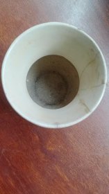 民国洪宪粉彩渣斗标本，品相尺寸如图自定吧。