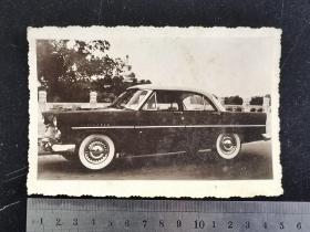 五十年代第一汽车制造厂研制东风牌小汽车照片