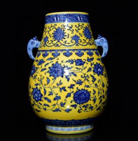 清乾隆黄釉青花缠枝花卉纹双耳尊，高33×25厘米