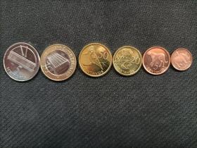 莫桑比克硬币一六枚，为流通状态。品相如图