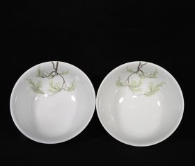 旧藏 清雍正珐琅彩柳树春燕纹碗一对 高7.3×15.5厘米