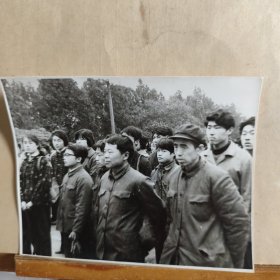 老照片 : 等待 15cmx10cm