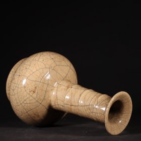 旧藏宋代哥窑“乾隆御题”弦纹瓶